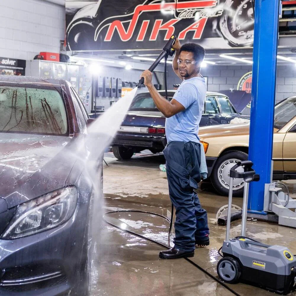 Detalhe do cabeçote de latão da Kärcher HD 585 (uso profissional) (vista 9)