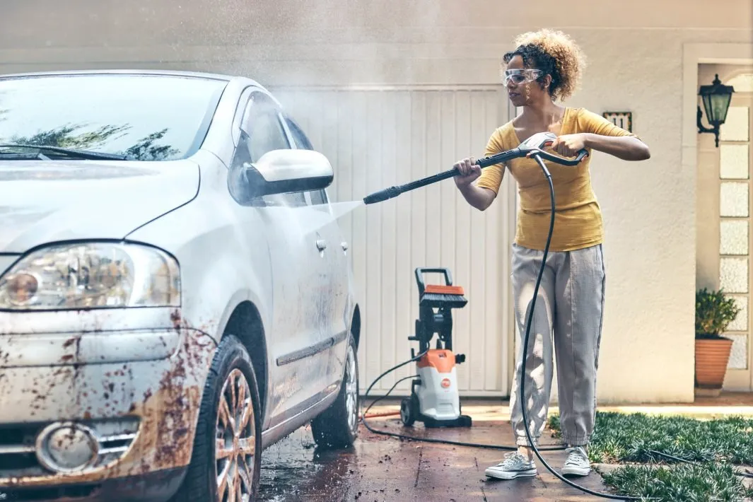 Stihl RE 90 - Detalhe da bomba em alumínio