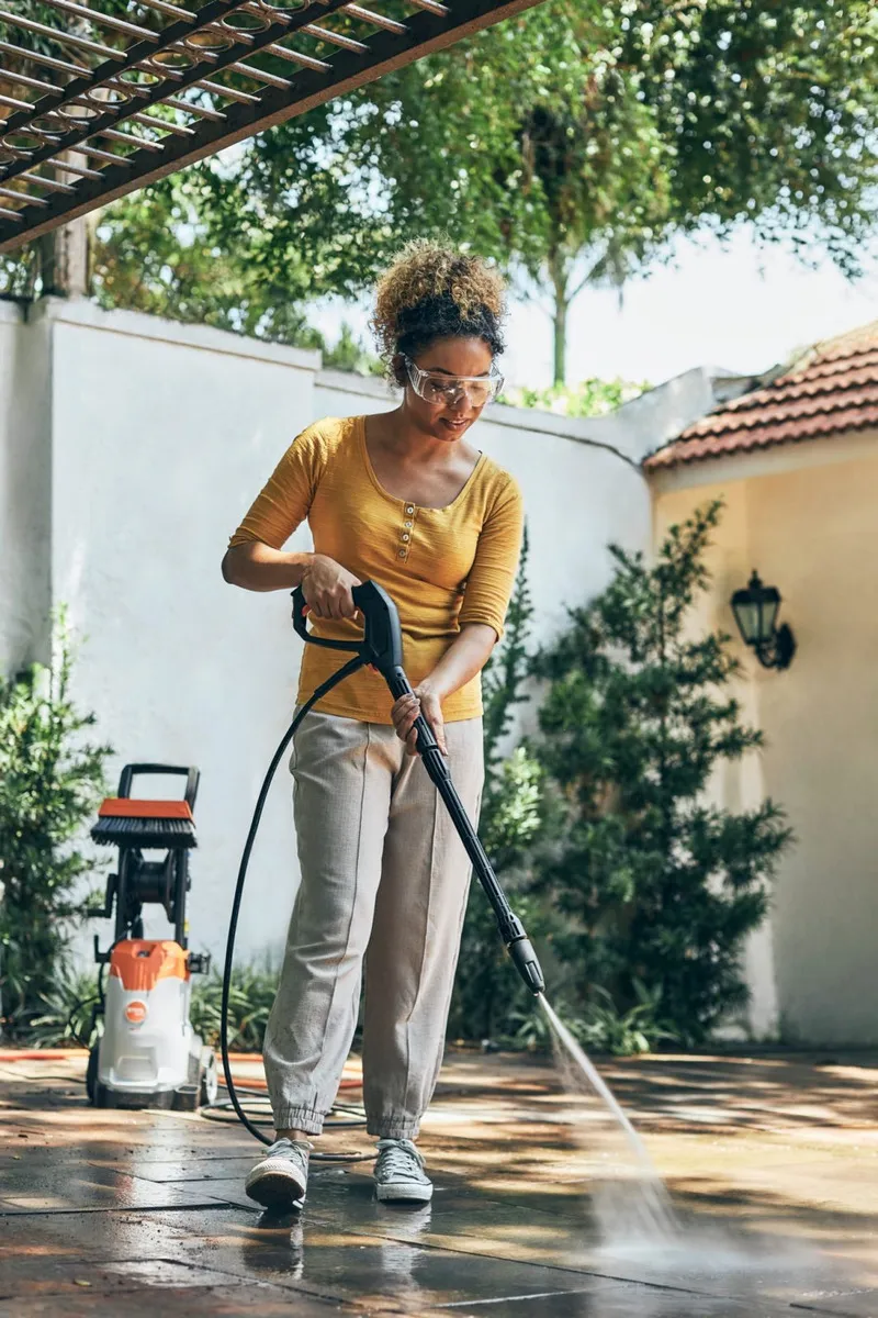 Stihl RE 90 - Uso em limpeza